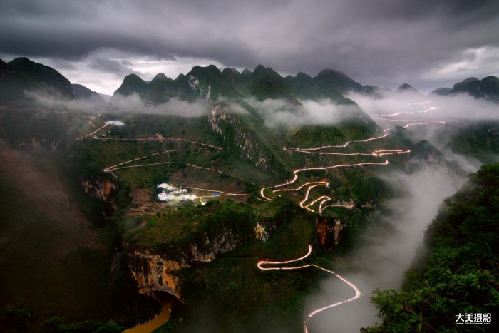 首页 作品 风景 凌云山路——拍摄于广西凌云县.